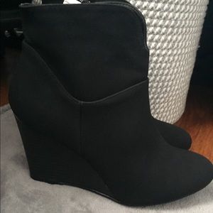 Women’s Ankle Wedge Suede Boot New in Box